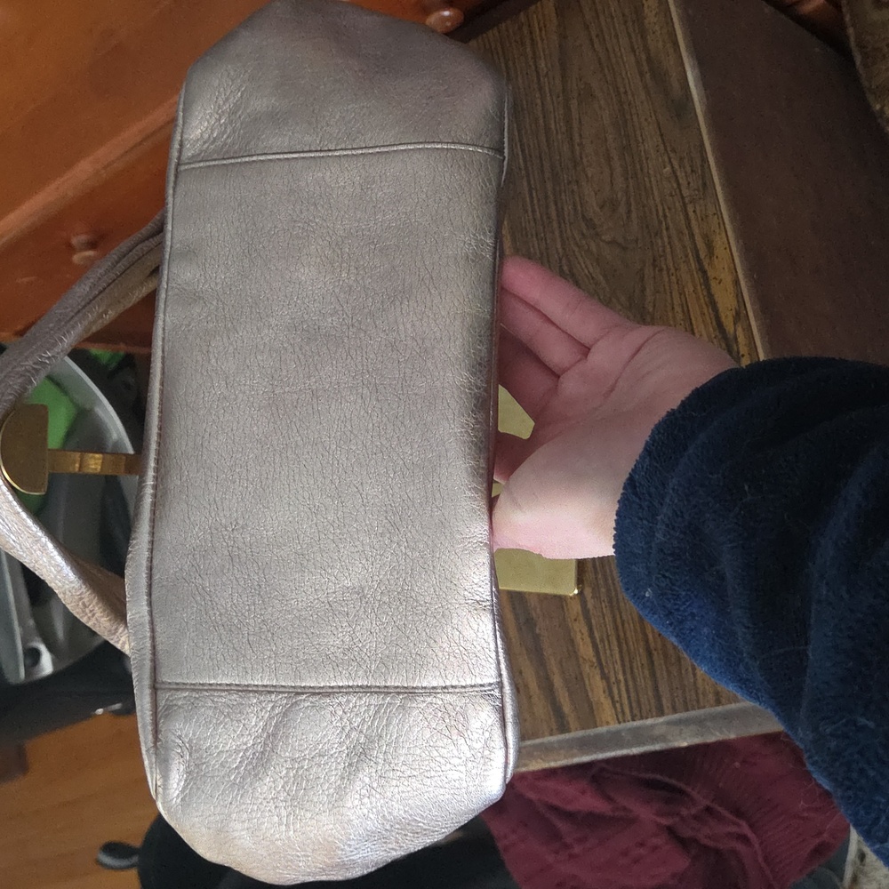 Coach Parker 2008 13465 Shoulderbag Rosegold Metallic Leather $399 Retail GUC - Picture 5 of 16